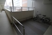 【その他部屋・スペース】　各階の自転車置き場